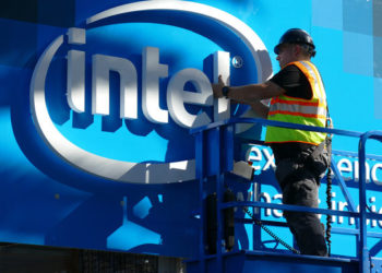 Intel takes on IoT complexity with carrier-approved boards